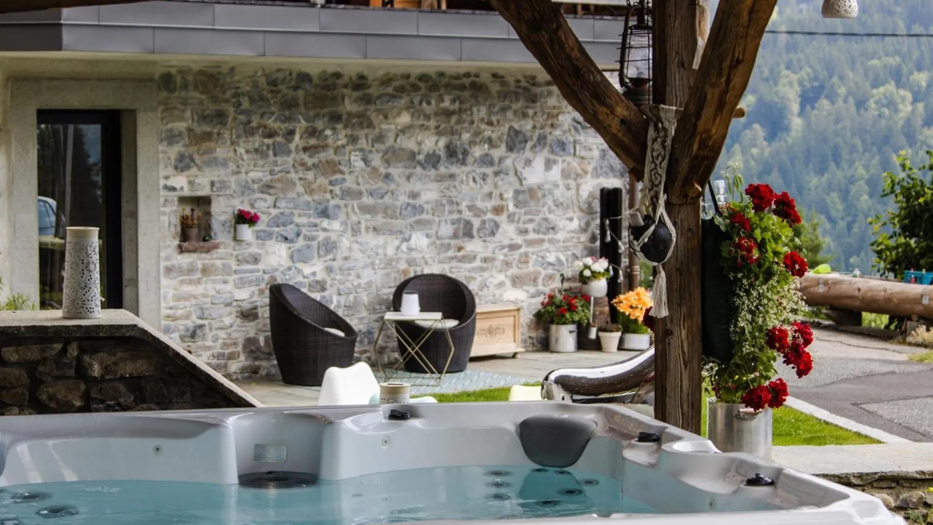 Superbe Duplex Avec Jacuzzi, 3 Chambres, 10 Pers, Proche Pistes, Parking Prive, Les Gets - Fr-1-671-234 0*,  Francia
